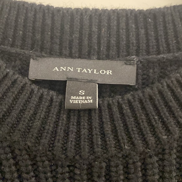 Ann Taylor size S black top - Picture 4 of 5
